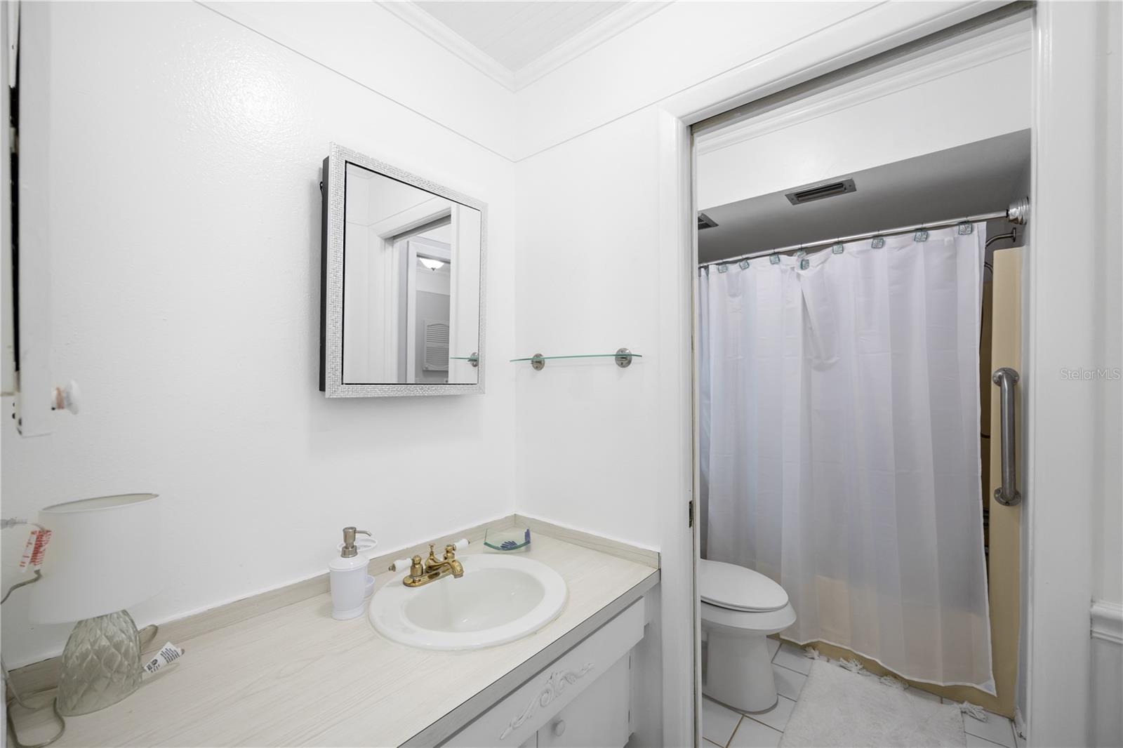 Image 19 of 29 For 1554 Glen Court A