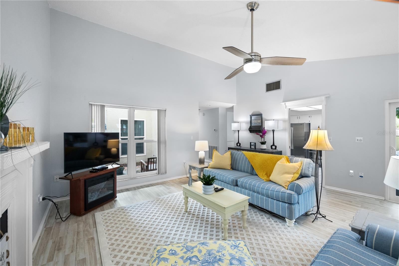 Image 6 of 29 For 1554 Glen Court A