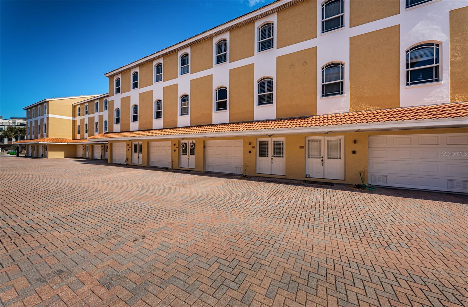 Image 2 of 73 For 11595 Gulf Boulevard 108