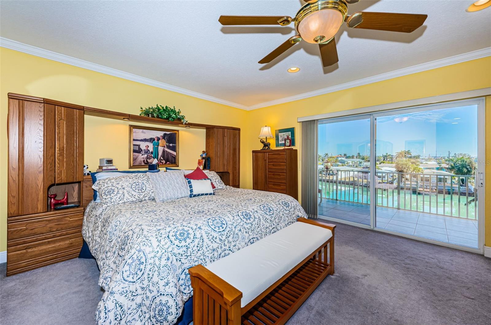 Image 20 of 73 For 11595 Gulf Boulevard 108