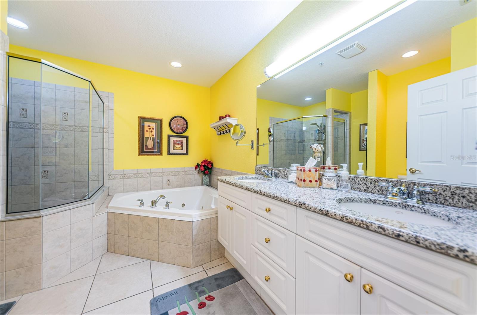 Image 21 of 73 For 11595 Gulf Boulevard 108