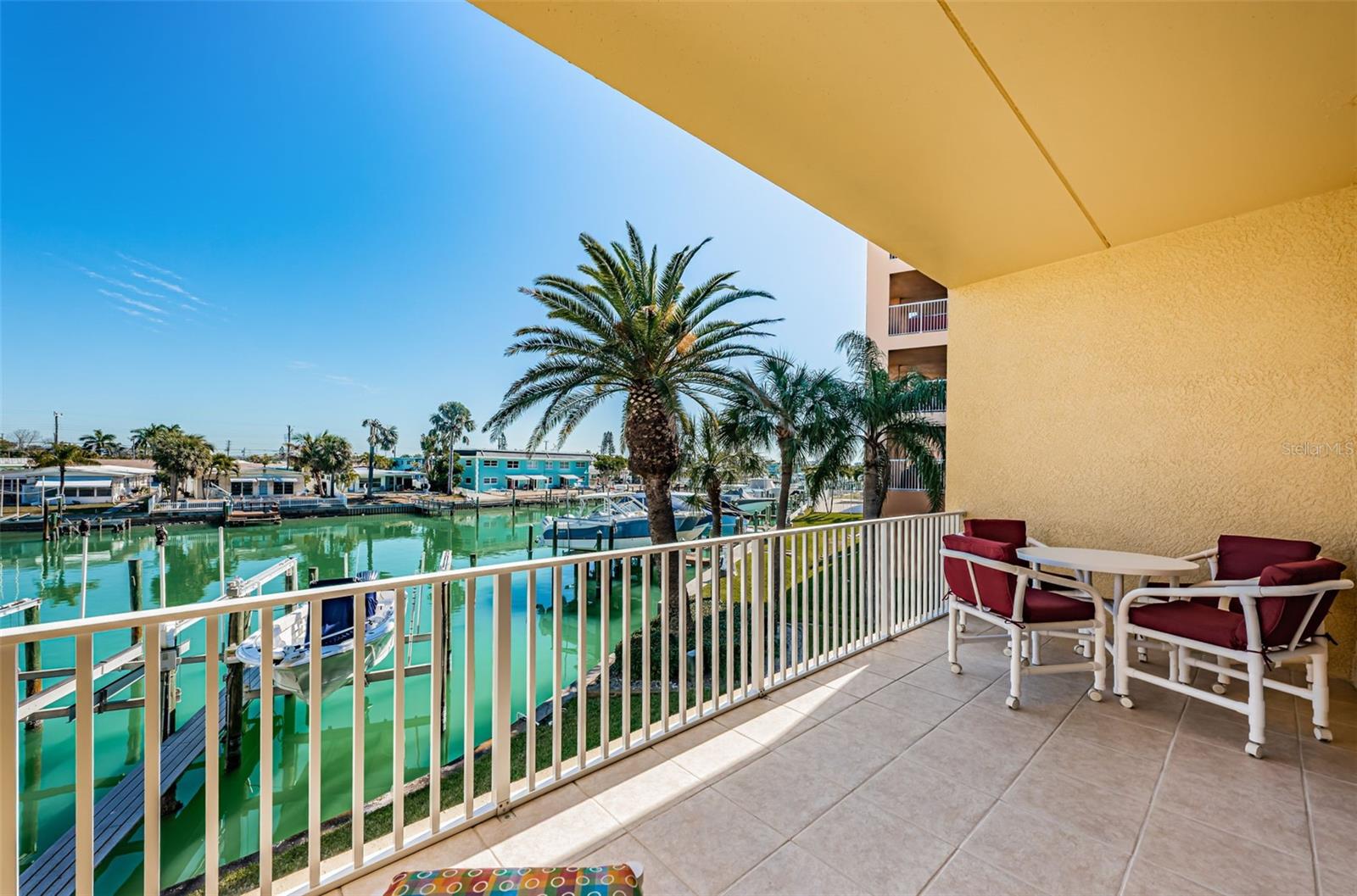 Image 30 of 73 For 11595 Gulf Boulevard 108