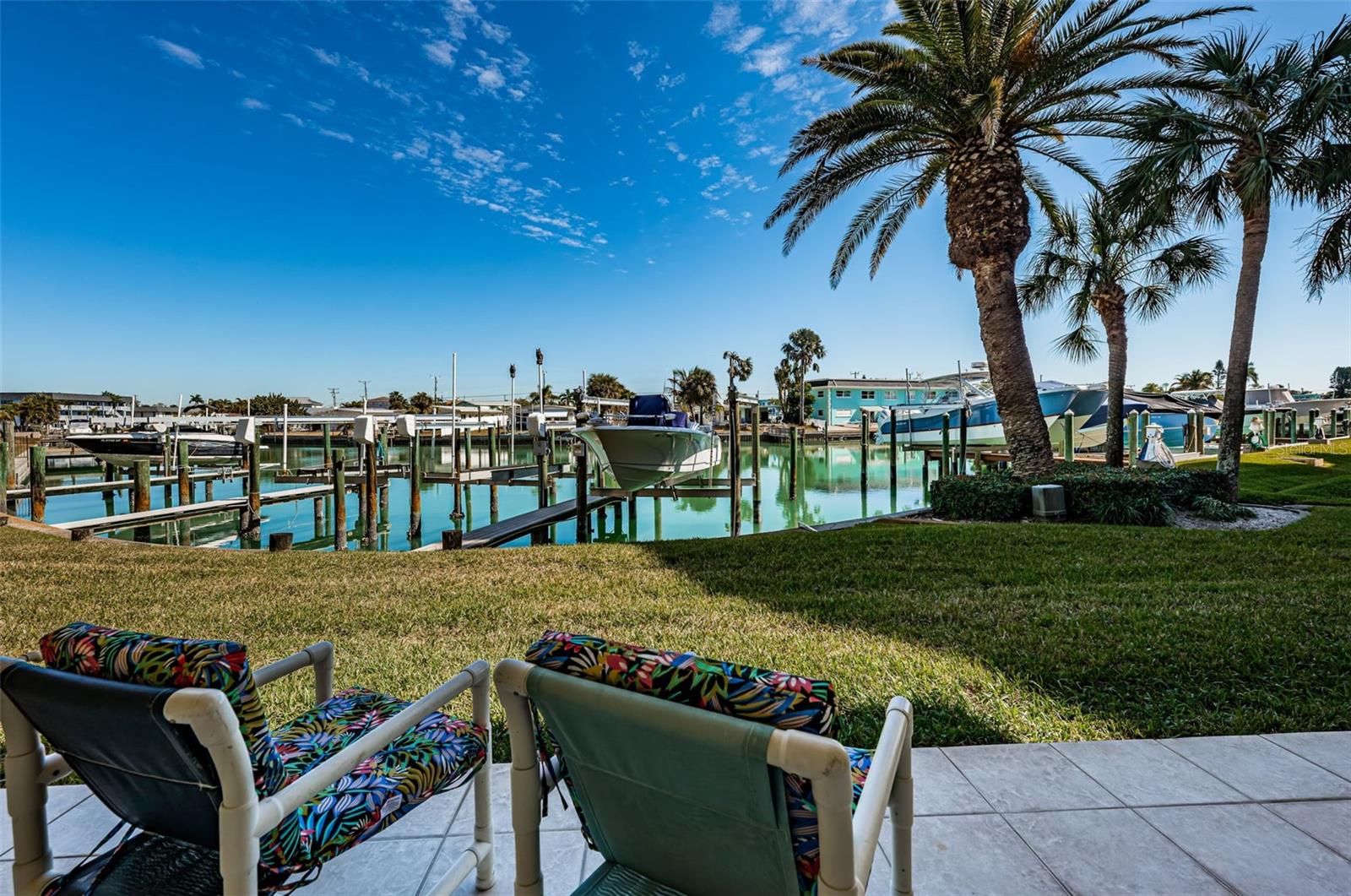 Image 41 of 73 For 11595 Gulf Boulevard 108