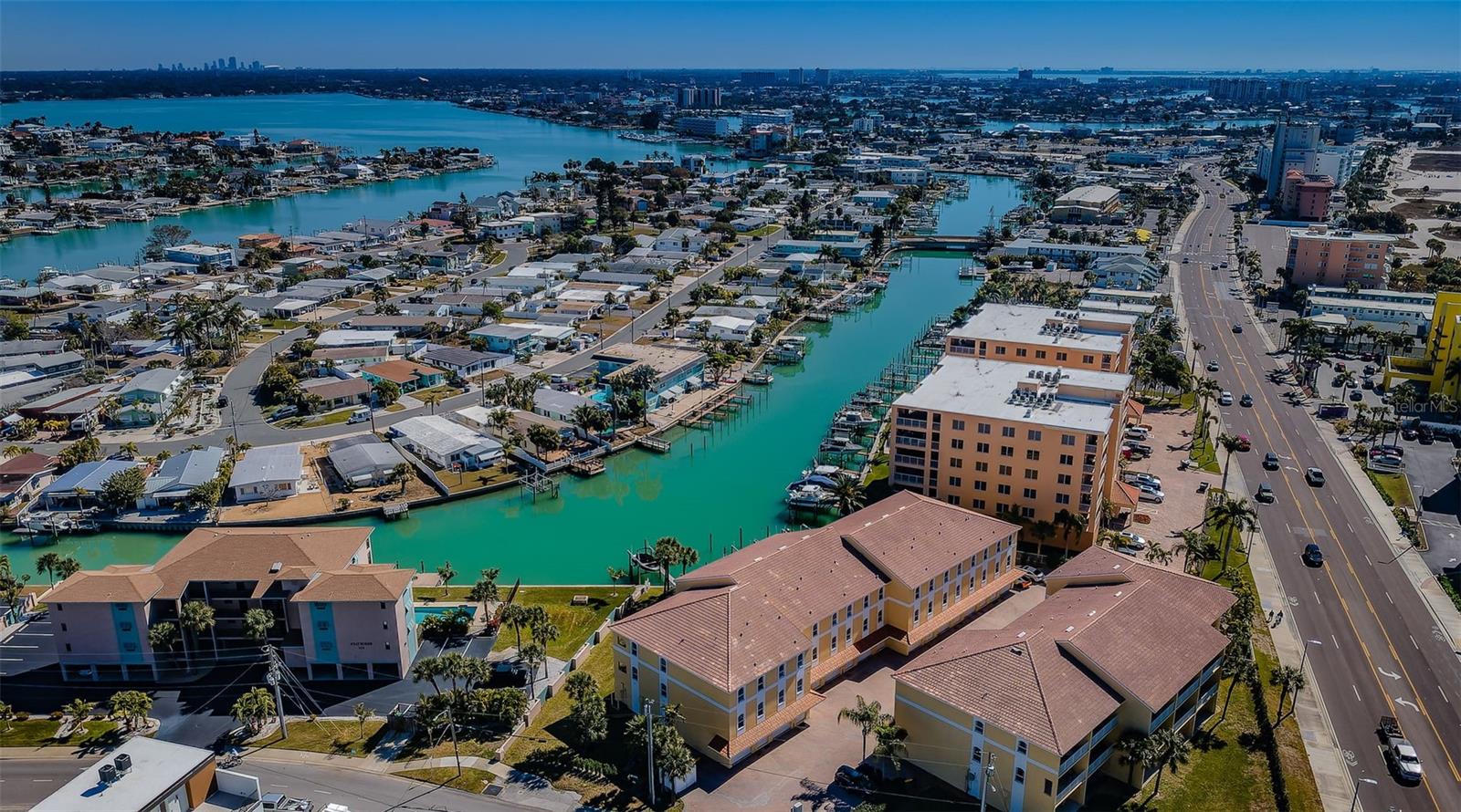 Image 42 of 73 For 11595 Gulf Boulevard 108