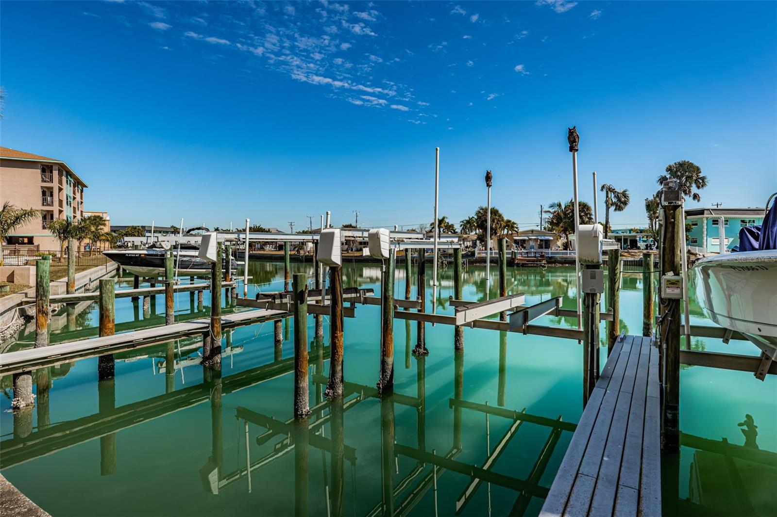 Image 46 of 73 For 11595 Gulf Boulevard 108