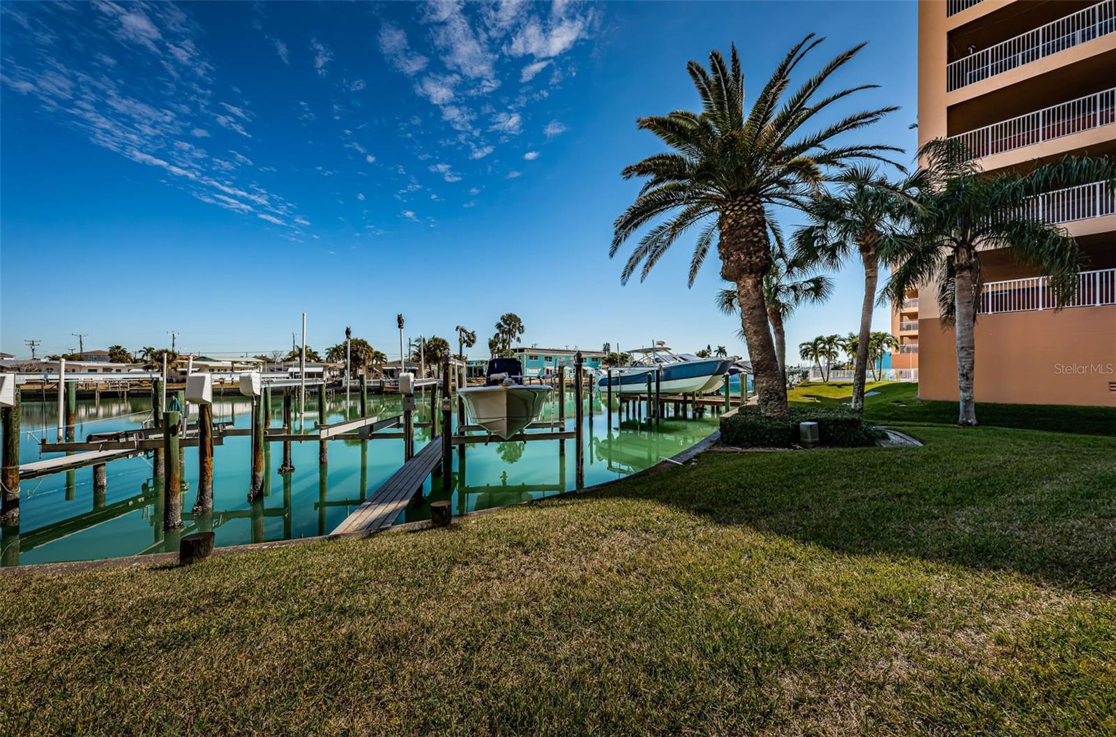 Image 53 of 73 For 11595 Gulf Boulevard 108