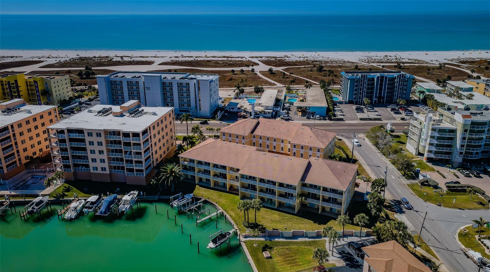 Image 54 of 73 For 11595 Gulf Boulevard 108