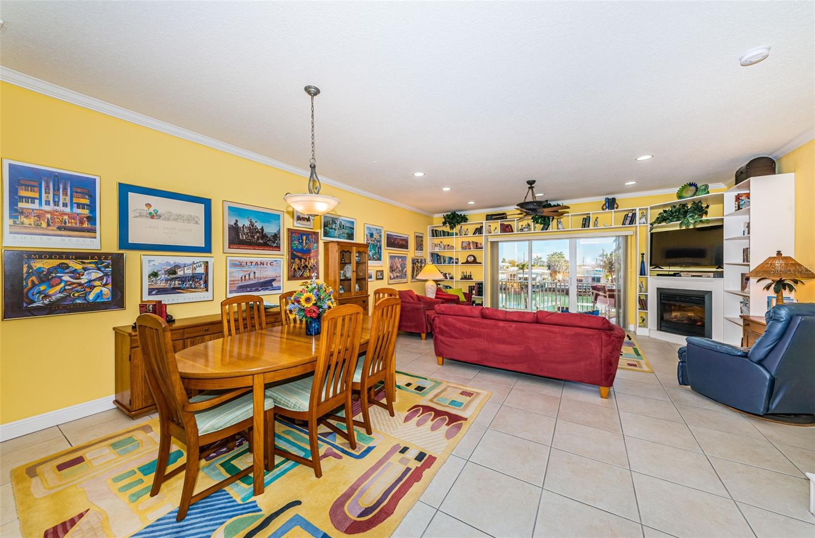 Image 8 of 73 For 11595 Gulf Boulevard 108