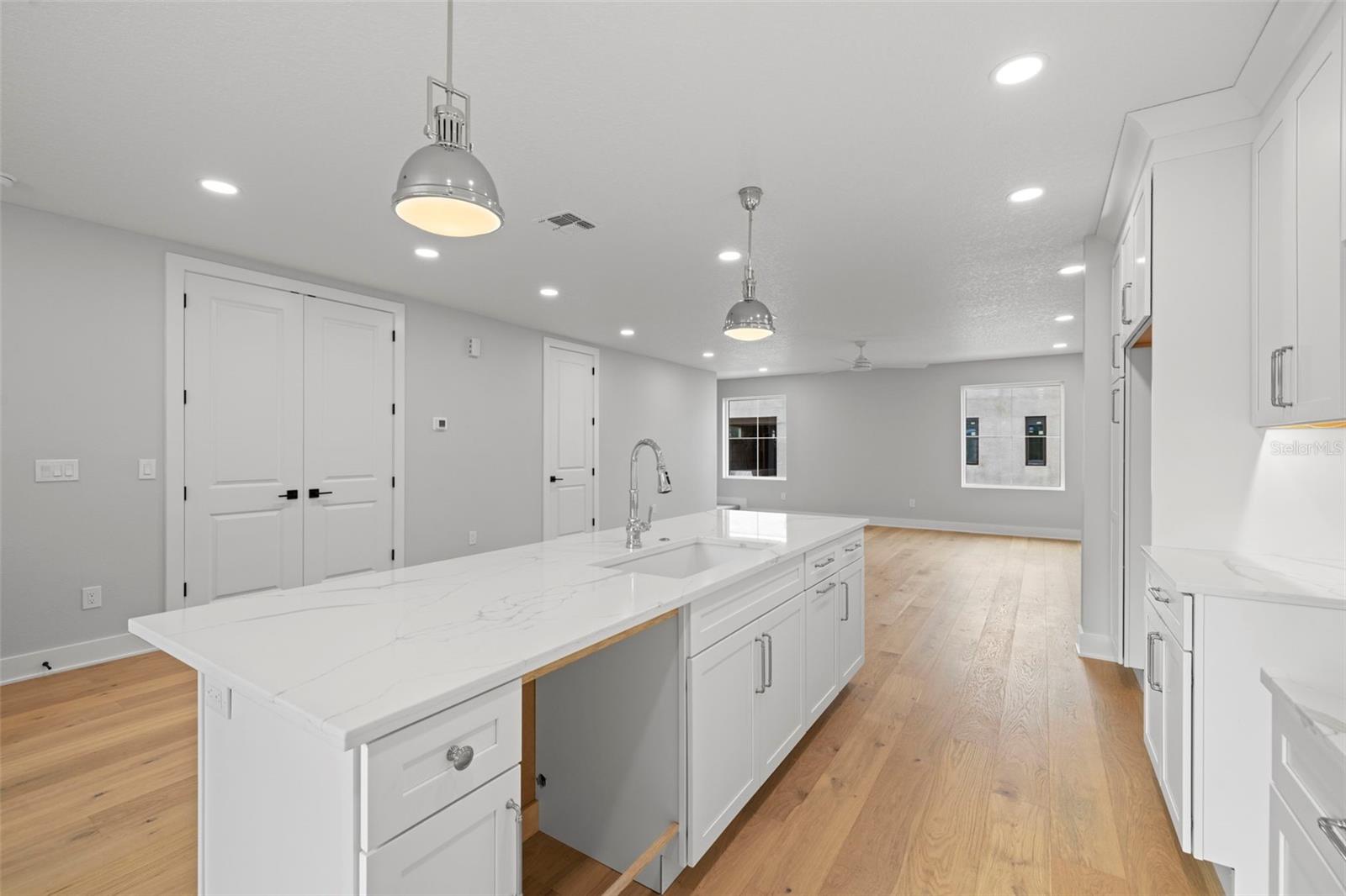 Image 11 of 33 For 4208 Carmen Street B