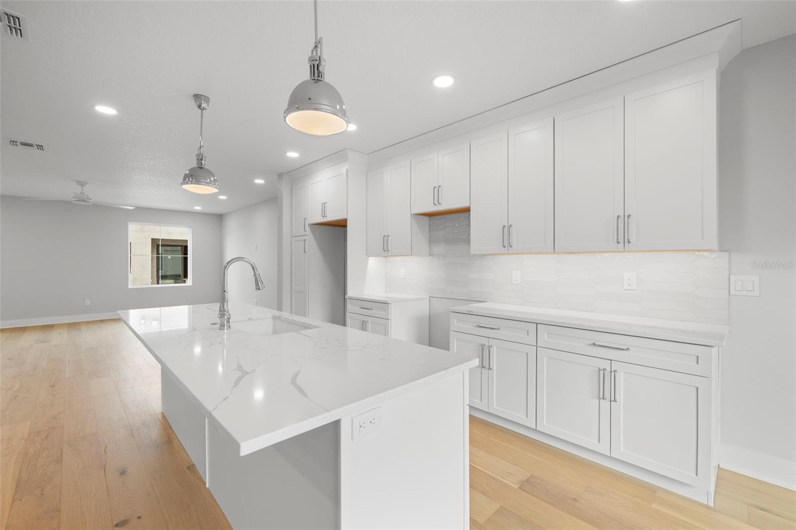 Image 12 of 33 For 4208 Carmen Street B