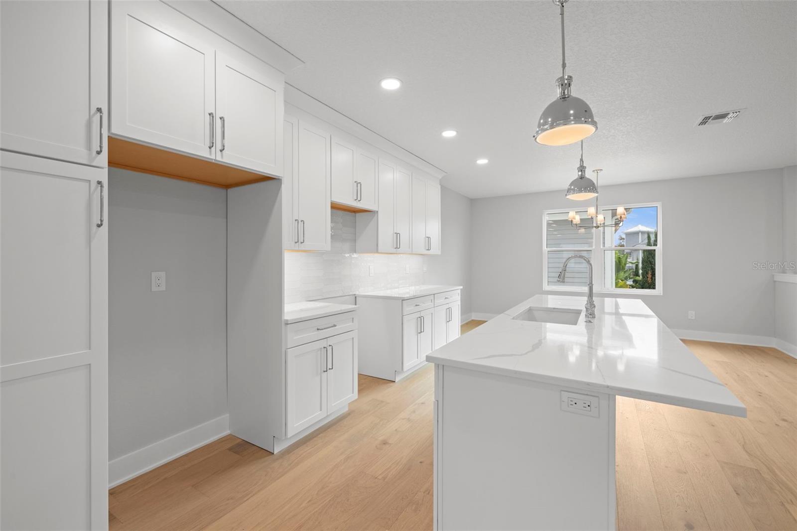 Image 14 of 33 For 4208 Carmen Street B