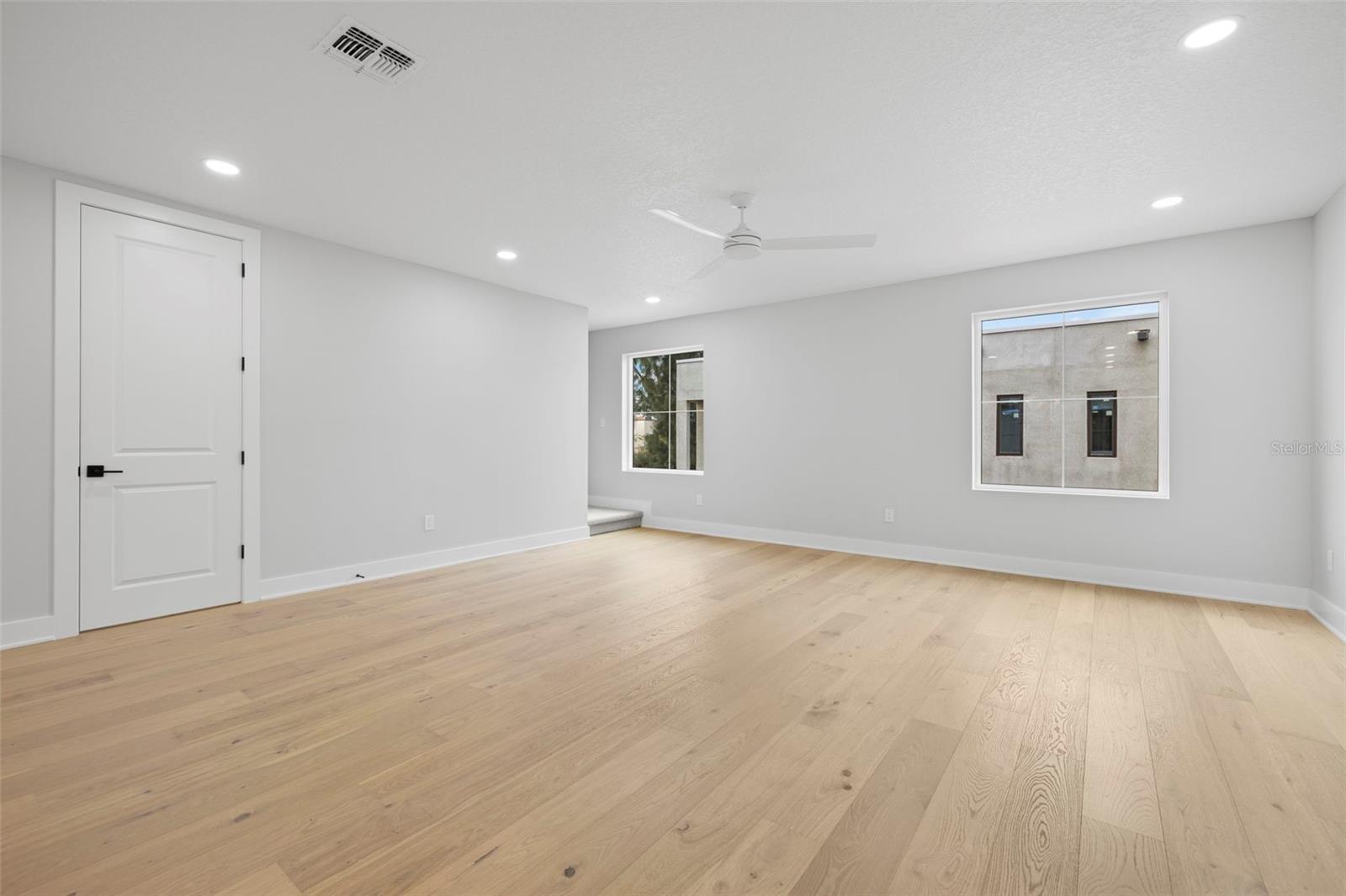 Image 16 of 33 For 4208 Carmen Street B