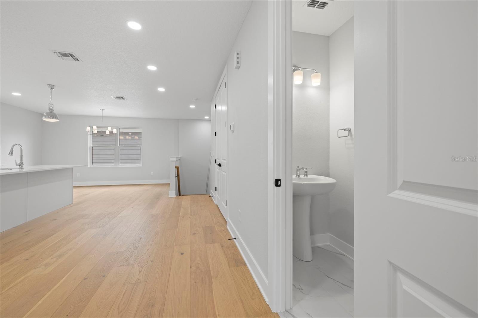 Image 19 of 33 For 4208 Carmen Street B