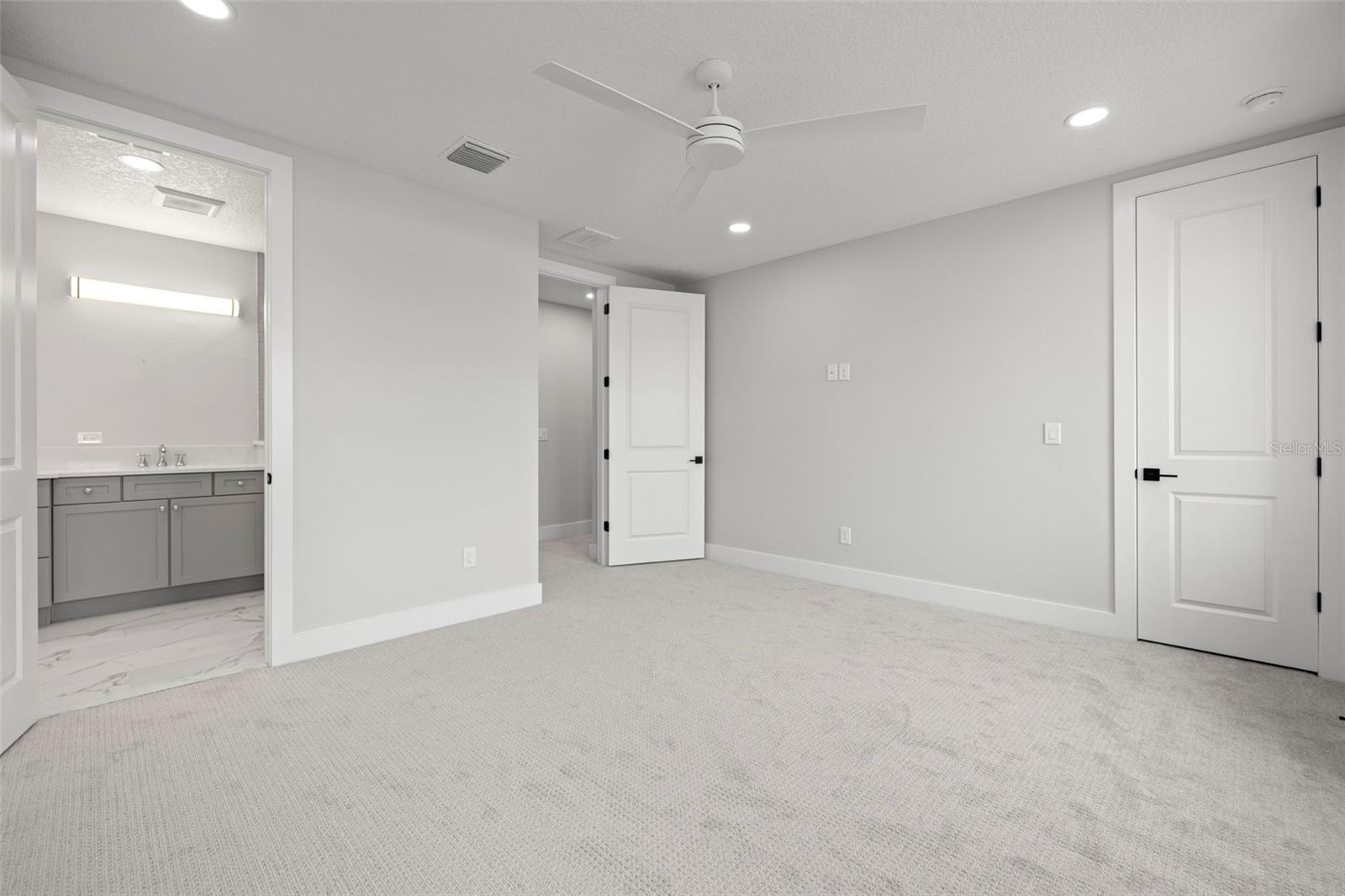 Image 23 of 33 For 4208 Carmen Street B