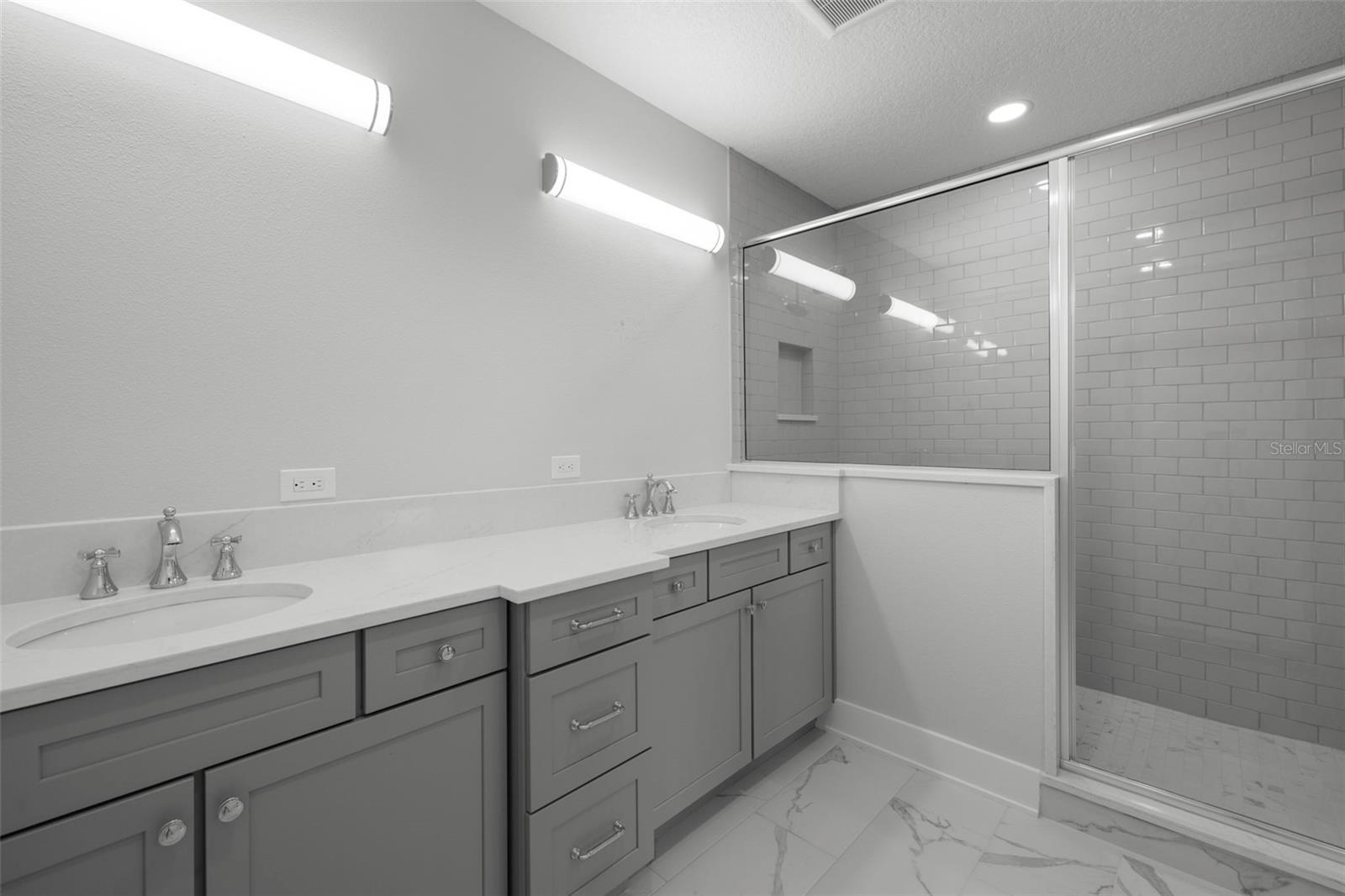 Image 26 of 33 For 4208 Carmen Street B