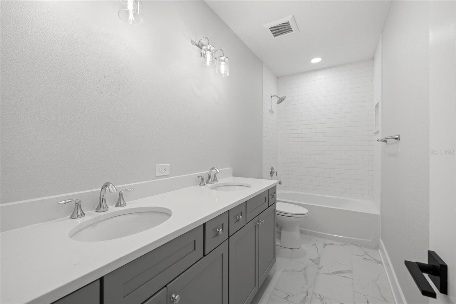 Image 28 of 33 For 4208 Carmen Street B