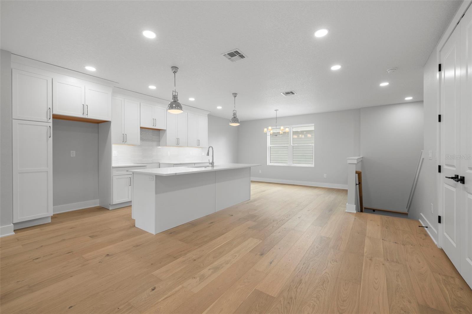 Image 8 of 33 For 4208 Carmen Street B