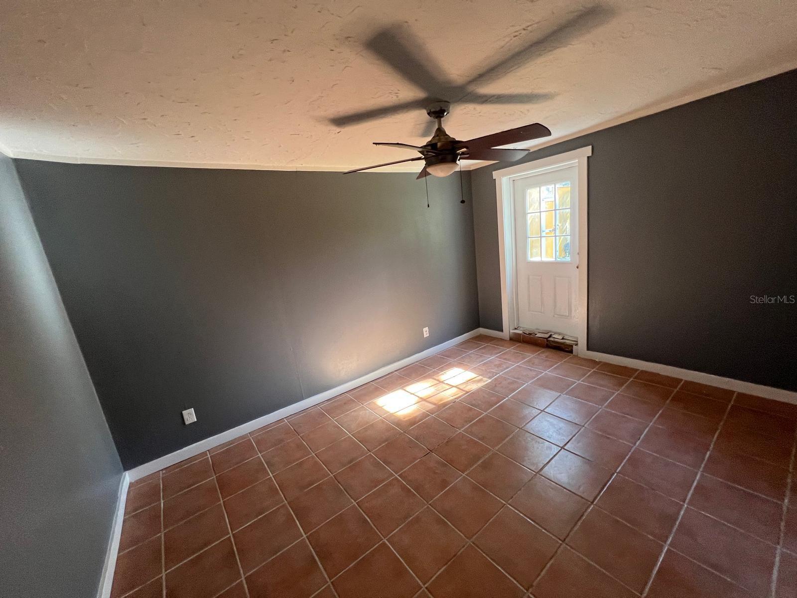 Image 6 of 9 For 300 83rd Avenue Ne