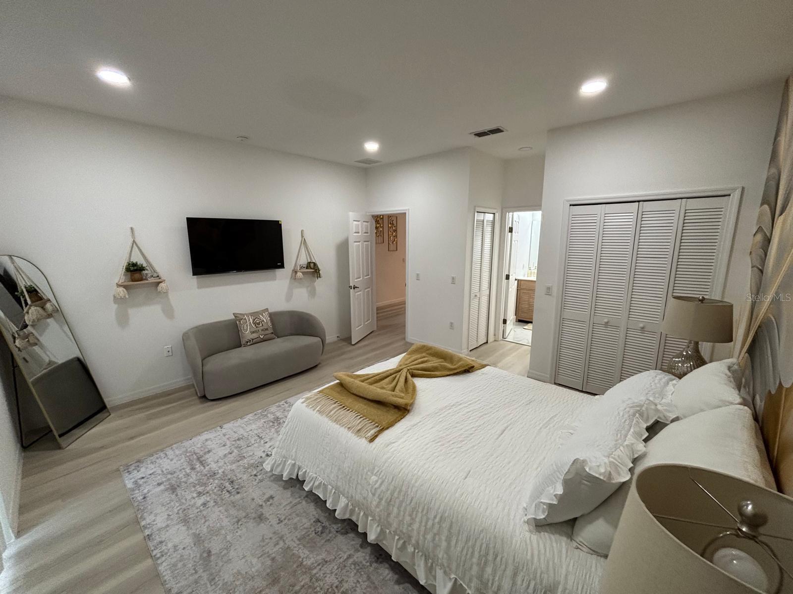 Image 12 of 23 For 3162 Sun Lake Court B