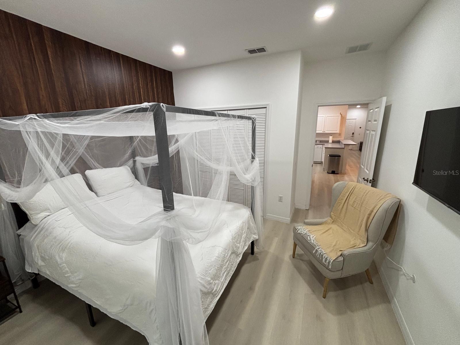 Image 16 of 23 For 3162 Sun Lake Court B