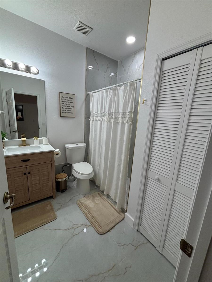 Image 20 of 23 For 3162 Sun Lake Court B