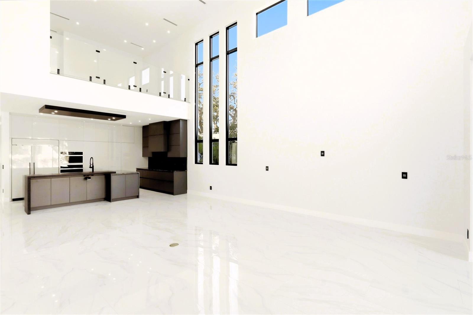 Image 10 of 43 For 2089 Arlington Street