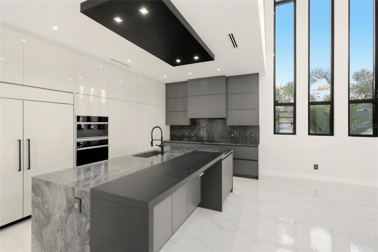 Image 13 of 43 For 2089 Arlington Street