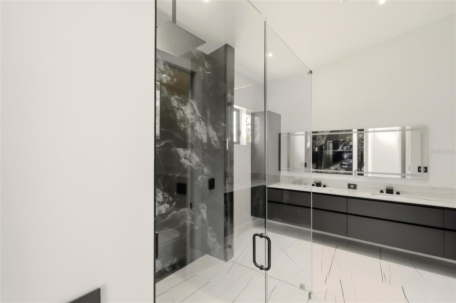 Image 16 of 43 For 2089 Arlington Street