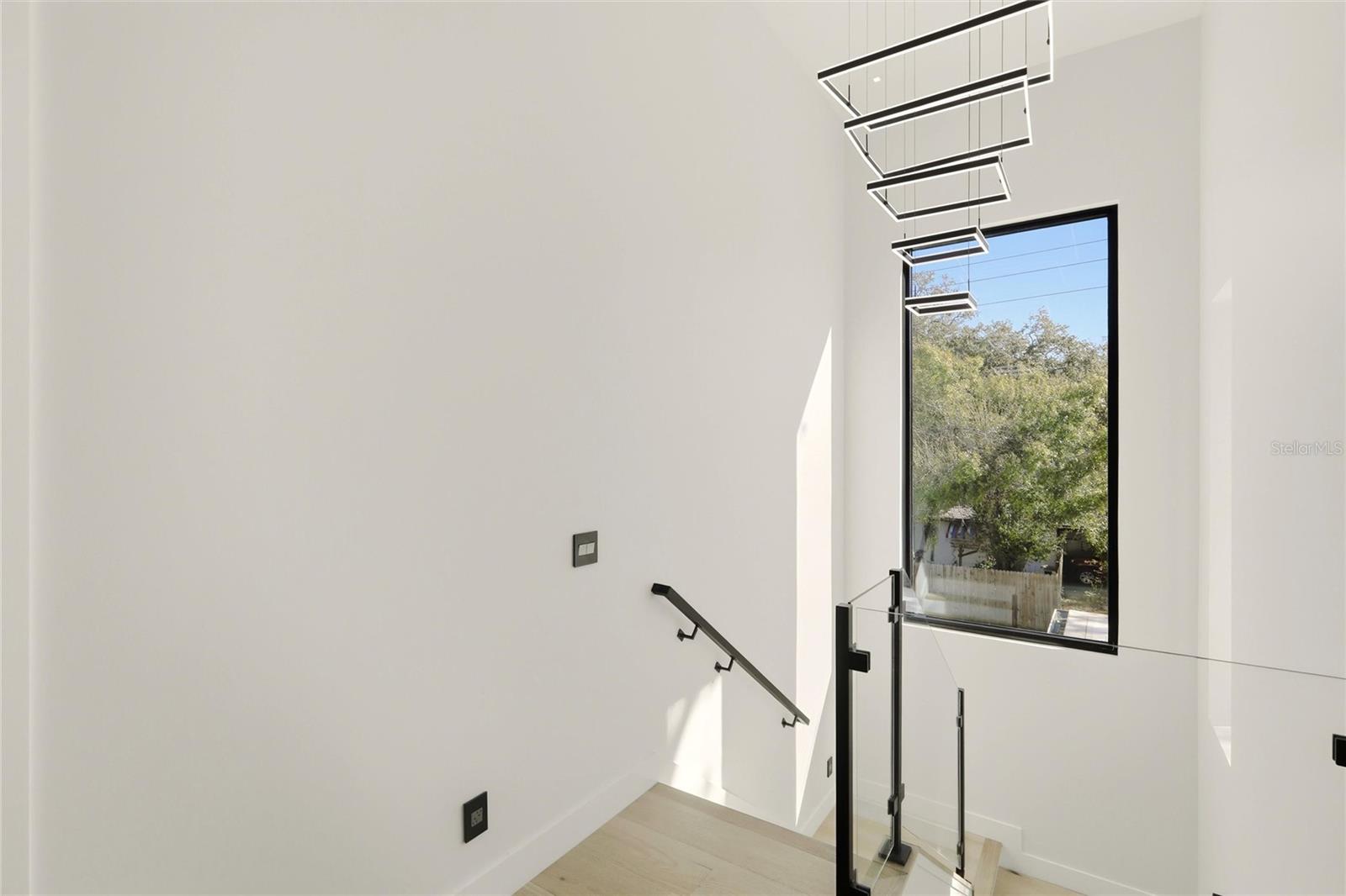 Image 19 of 43 For 2089 Arlington Street