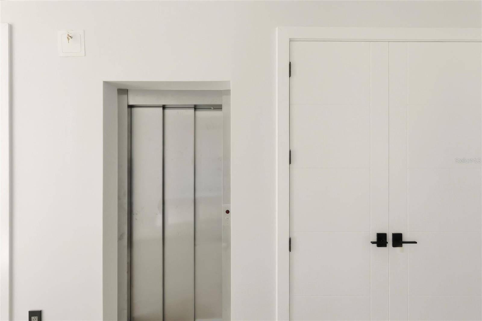 Image 20 of 43 For 2089 Arlington Street