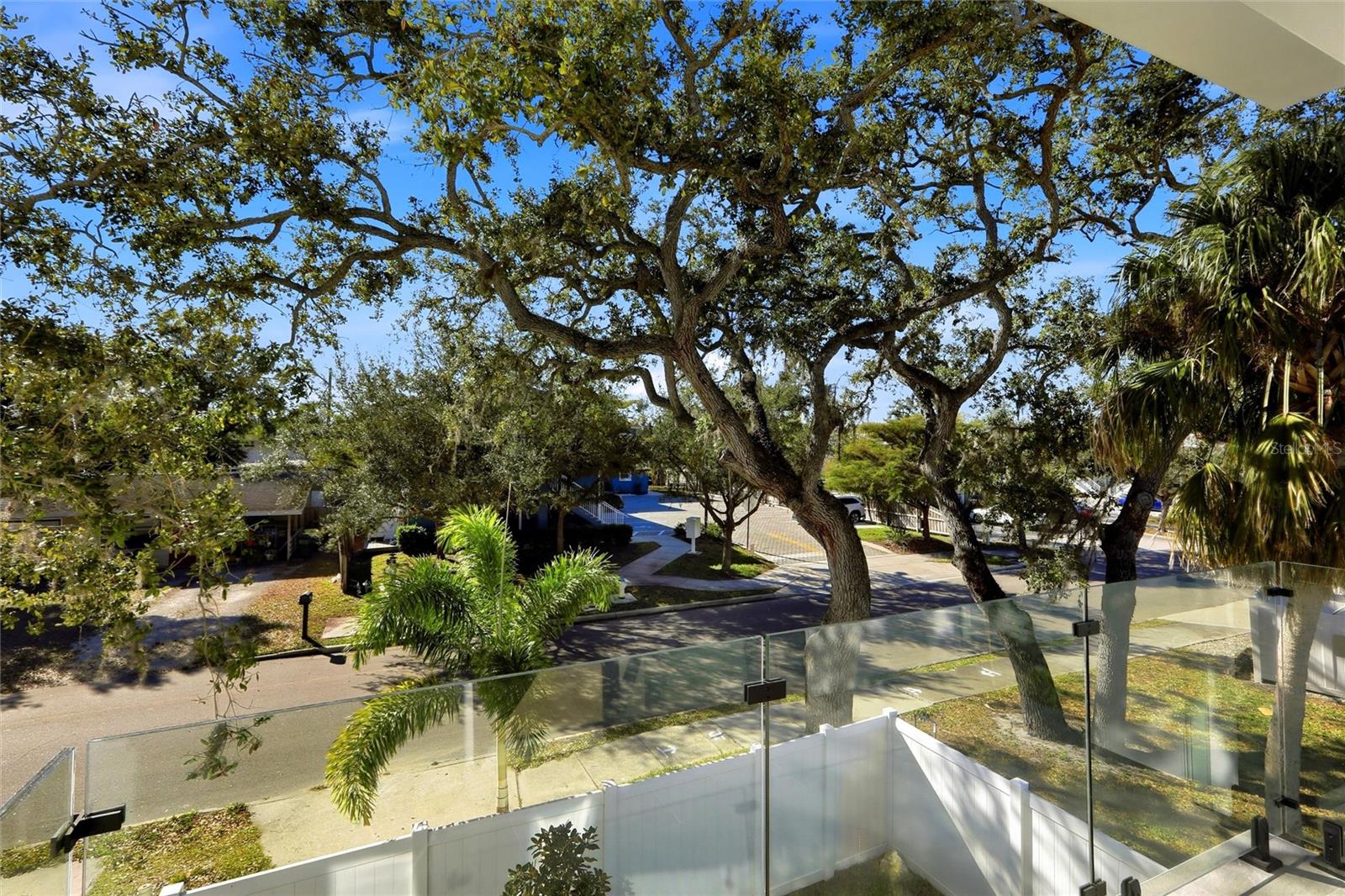 Image 26 of 43 For 2089 Arlington Street