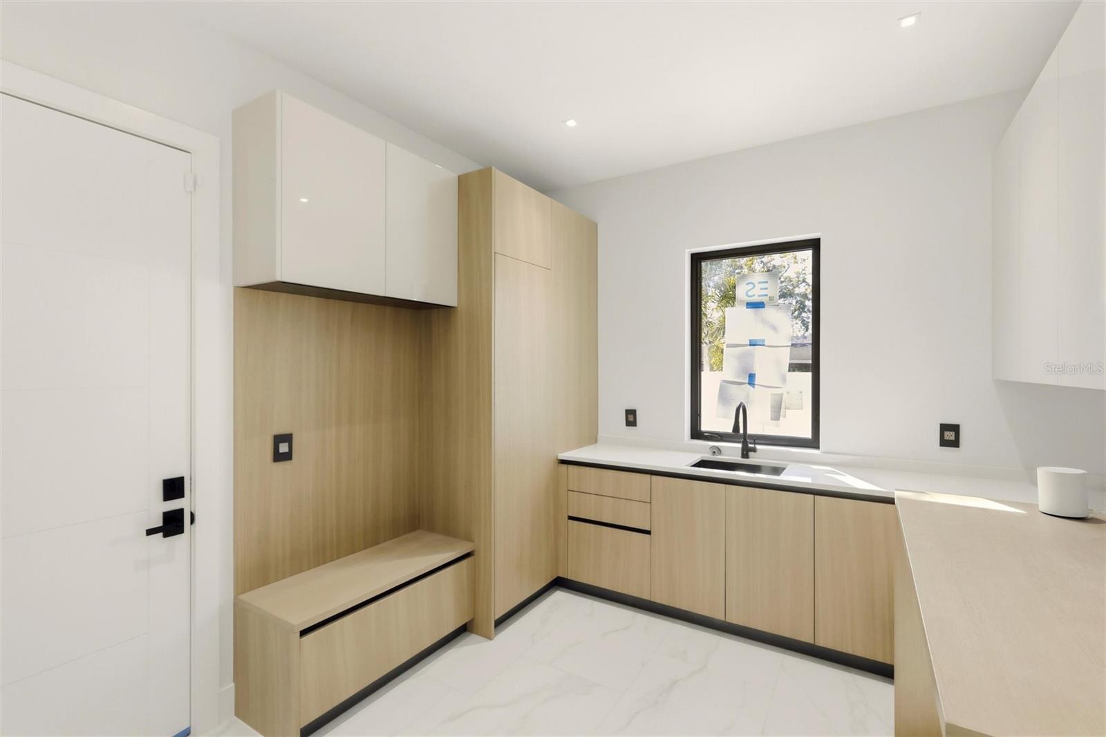 Image 31 of 43 For 2089 Arlington Street