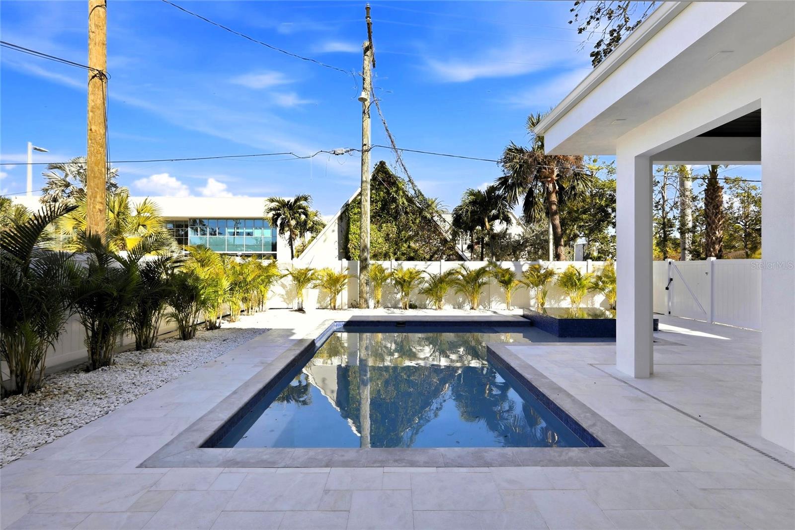 Image 36 of 43 For 2089 Arlington Street