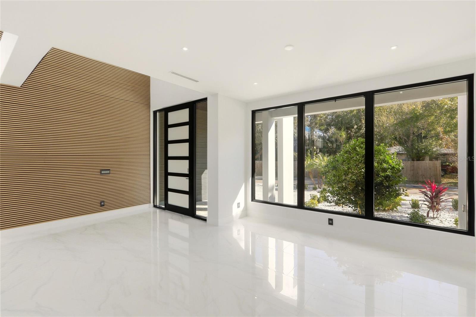 Image 7 of 43 For 2089 Arlington Street