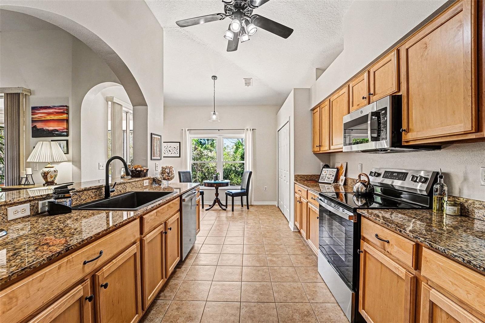 Image 14 of 38 For 10118 Cleghorn Drive