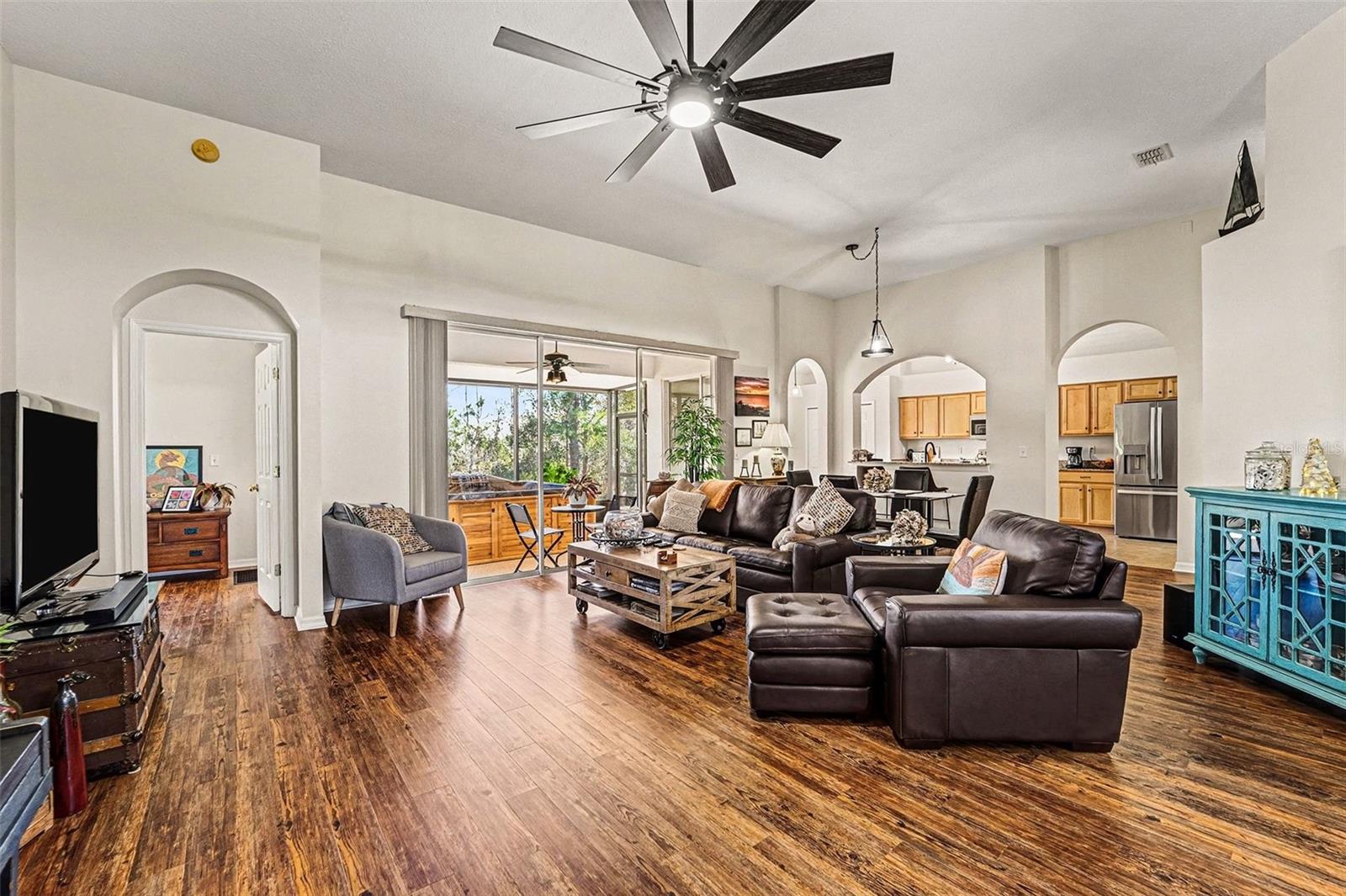 Image 7 of 38 For 10118 Cleghorn Drive