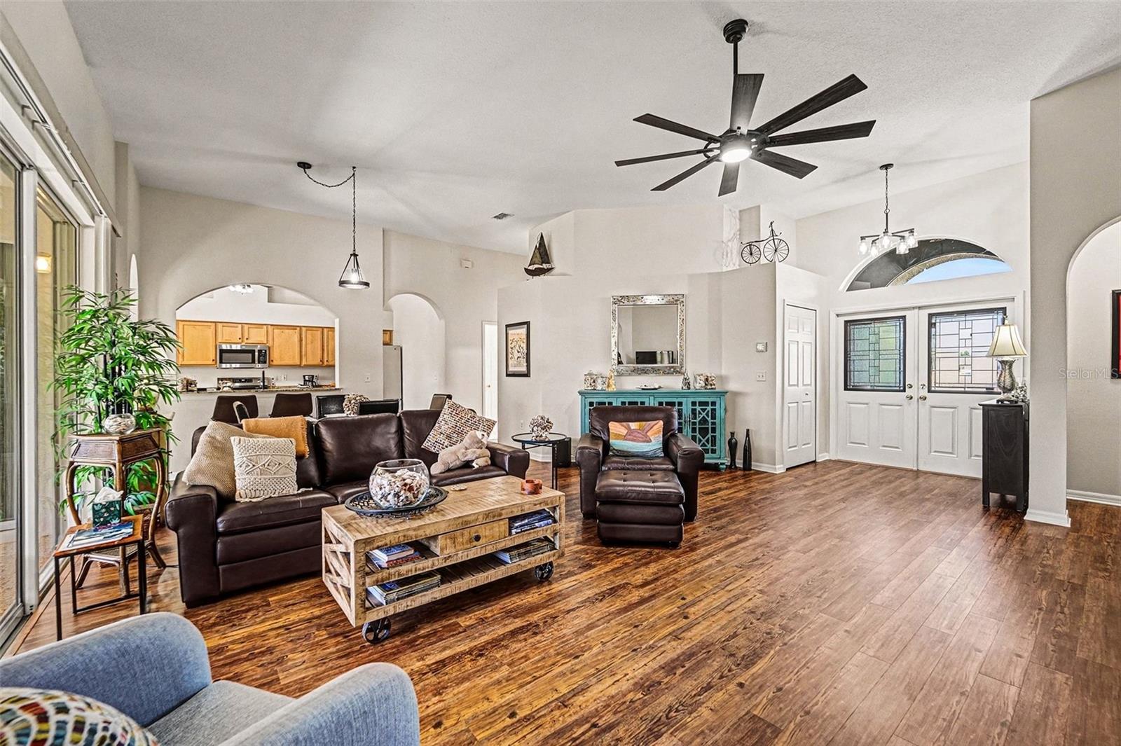 Image 9 of 38 For 10118 Cleghorn Drive