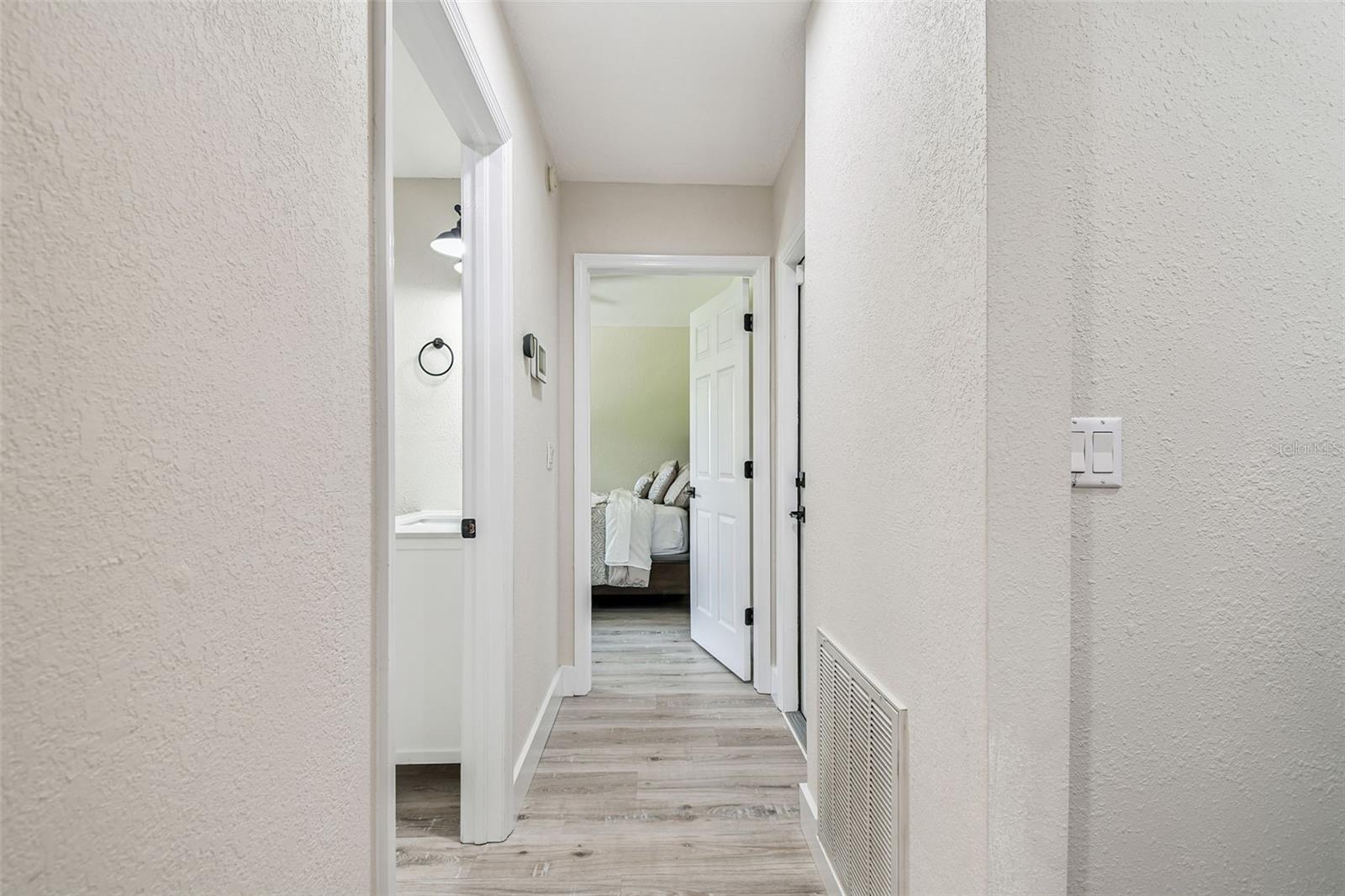 Image 19 of 47 For 2810 Forest Club Drive