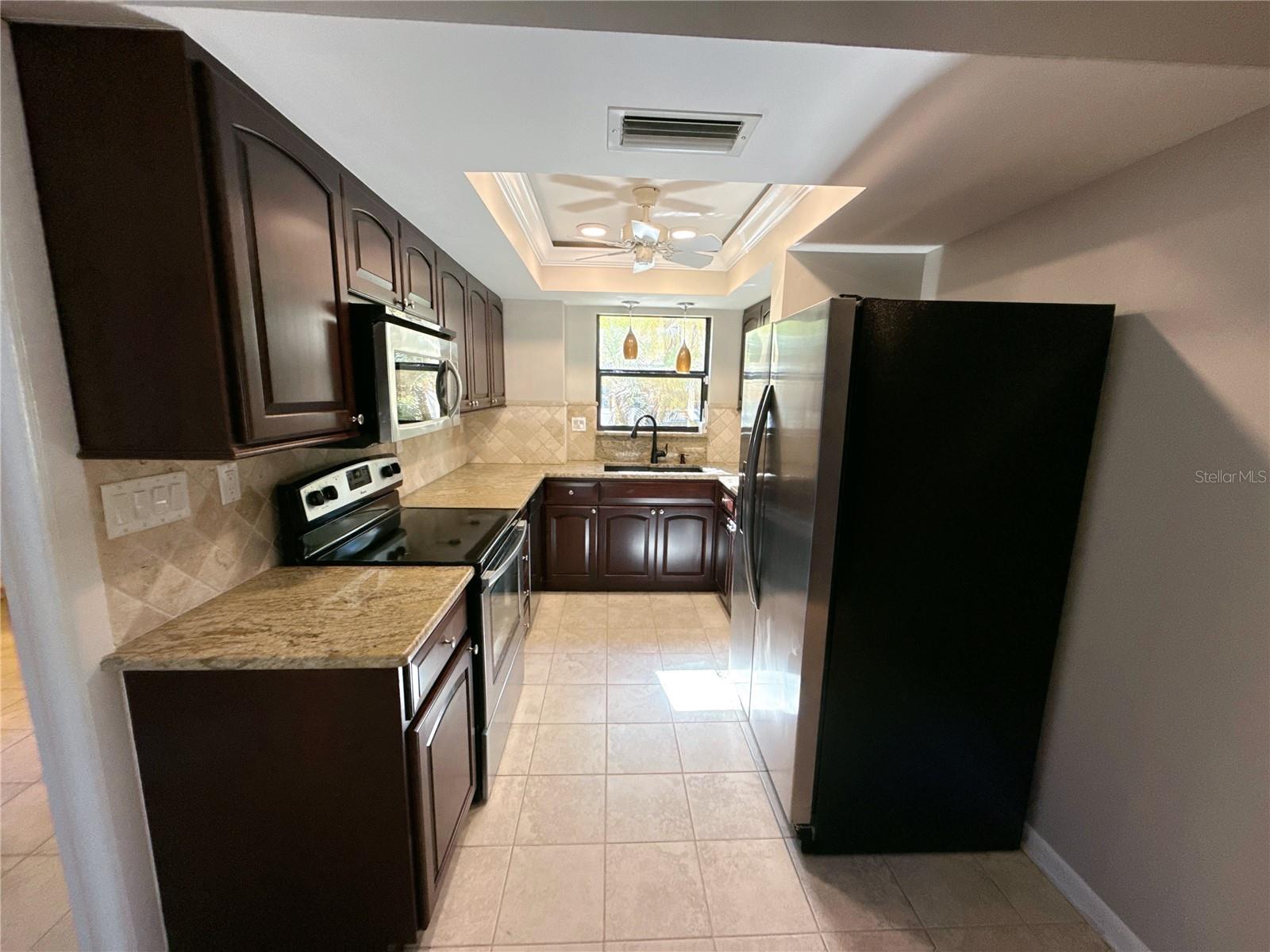 Image 4 of 43 For 13516 Palmwood Lane