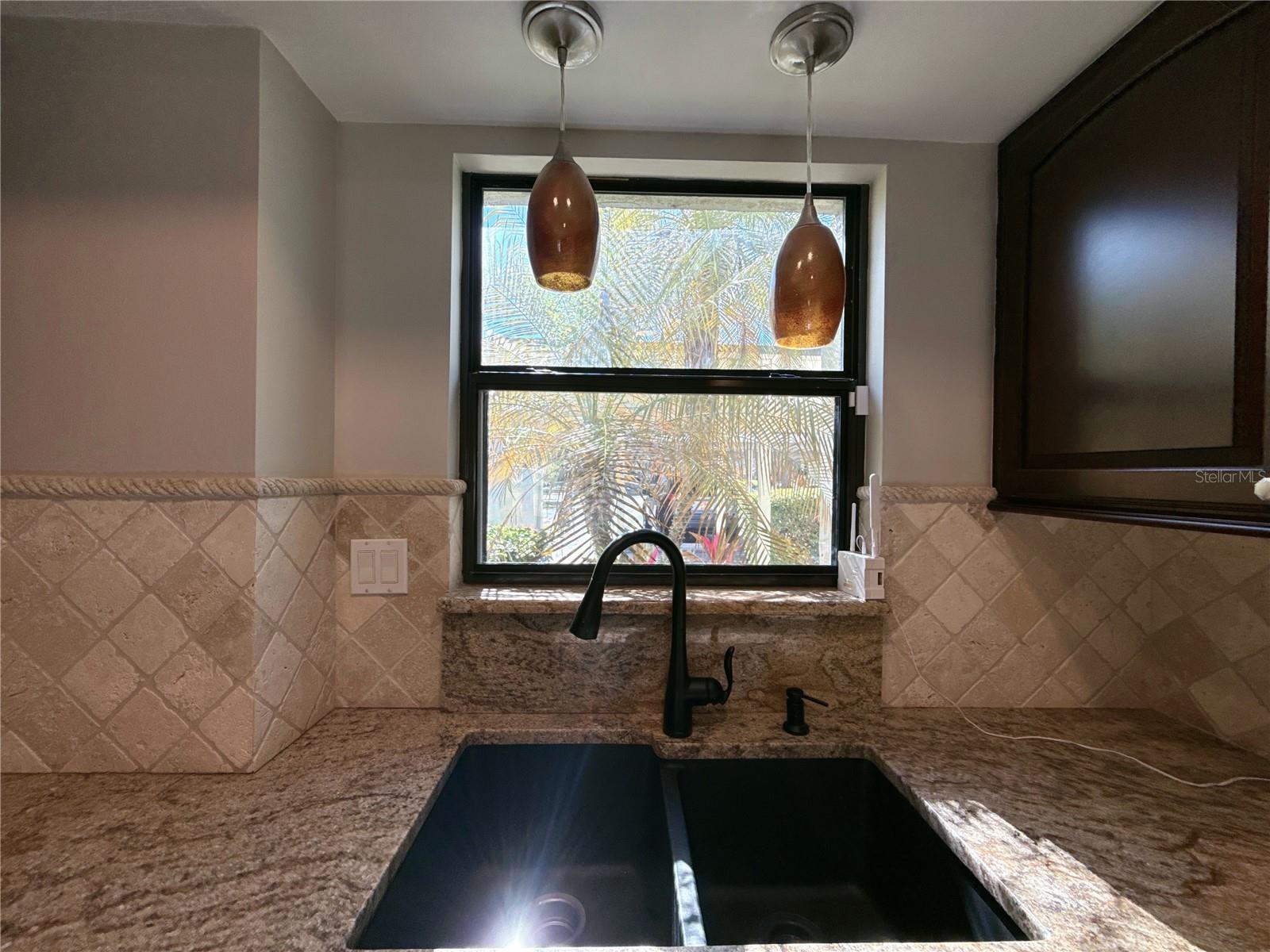 Image 6 of 43 For 13516 Palmwood Lane