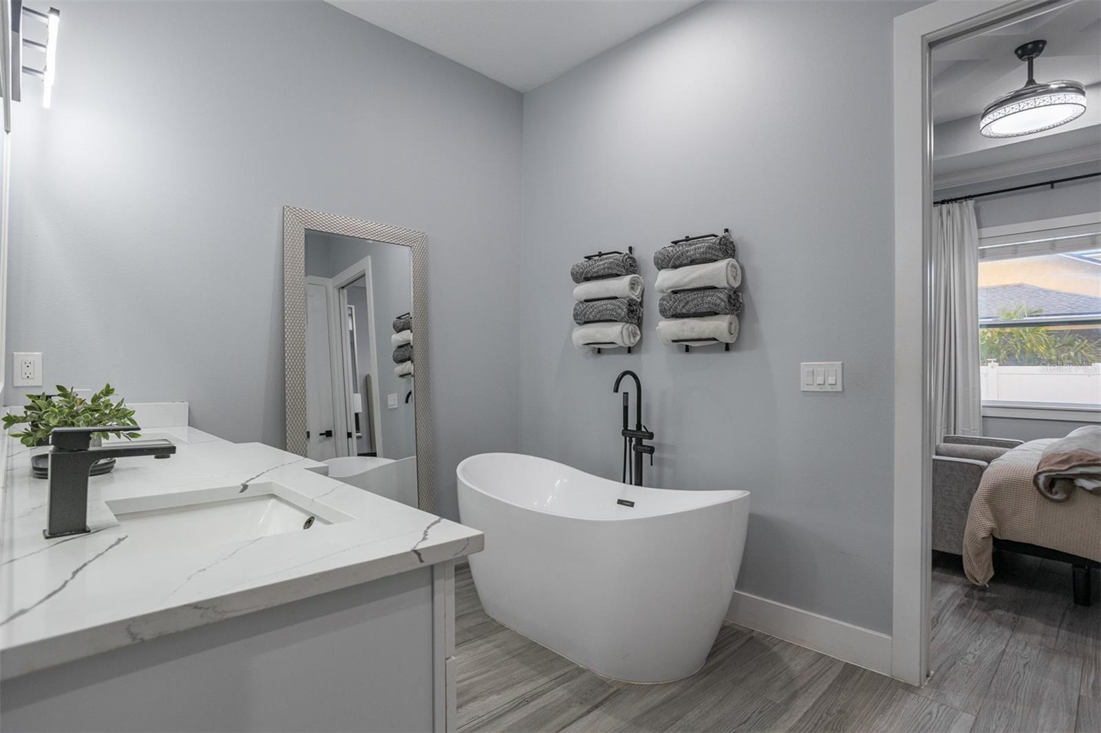 Image 12 of 35 For 3301 Dewey Street