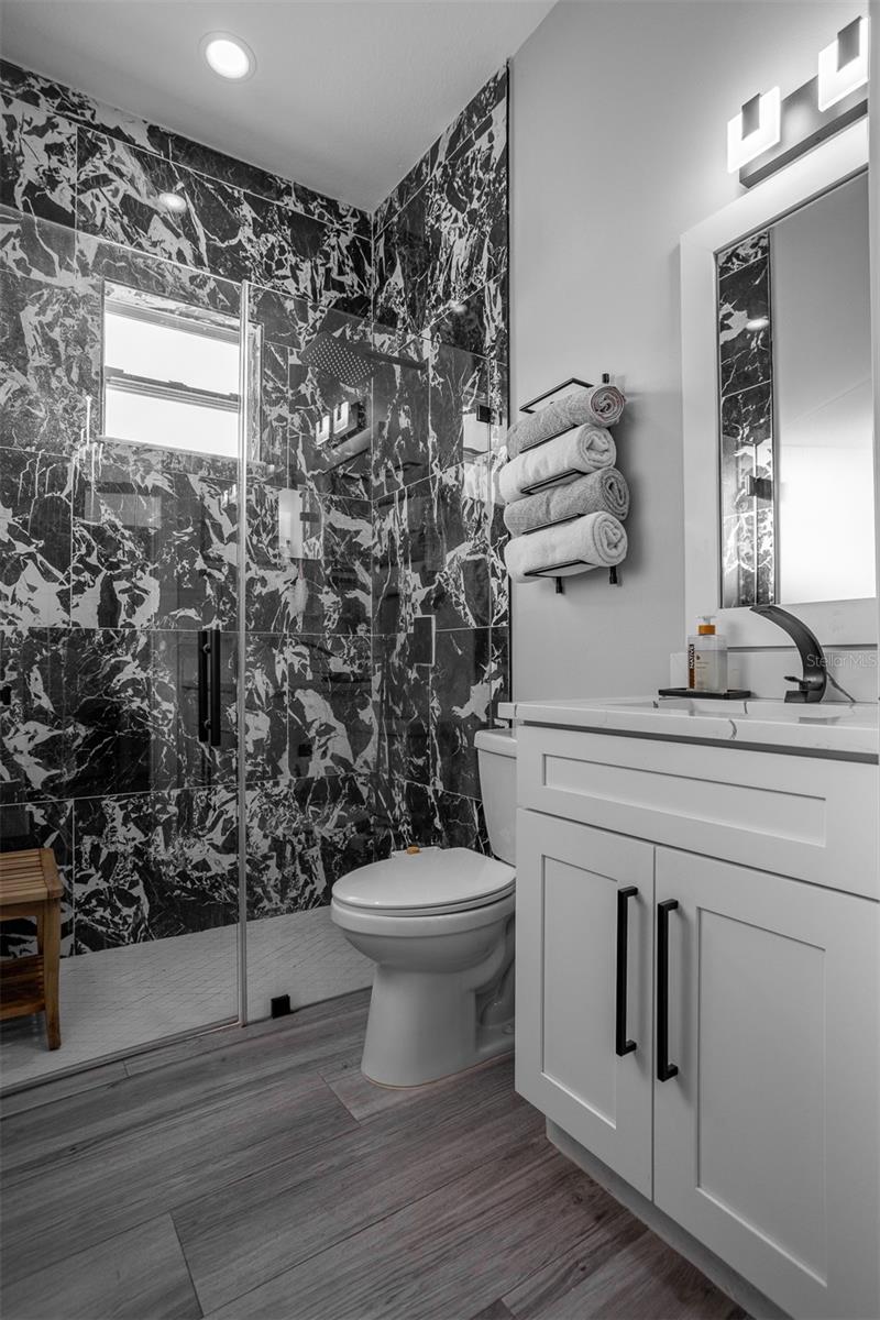 Image 15 of 35 For 3301 Dewey Street