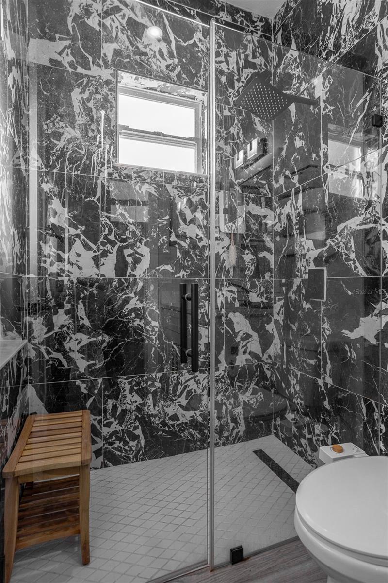 Image 27 of 35 For 3301 Dewey Street