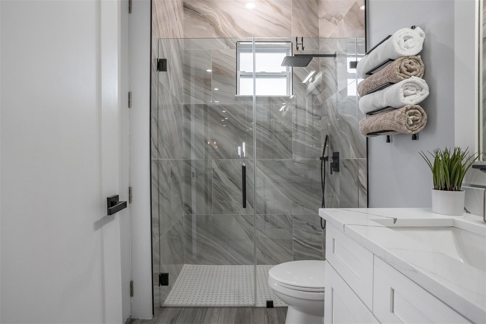 Image 32 of 35 For 3301 Dewey Street