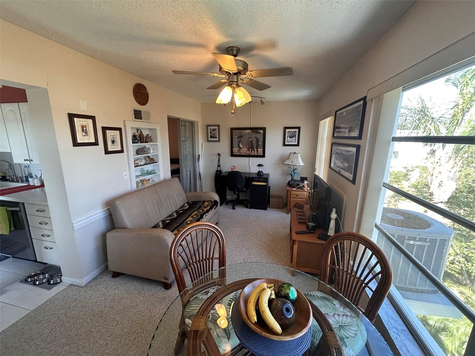 Image 16 of 38 For 2428 Columbia Drive 72