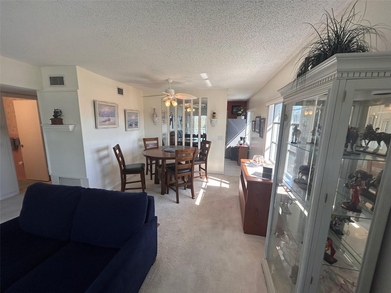 Image 4 of 38 For 2428 Columbia Drive 72