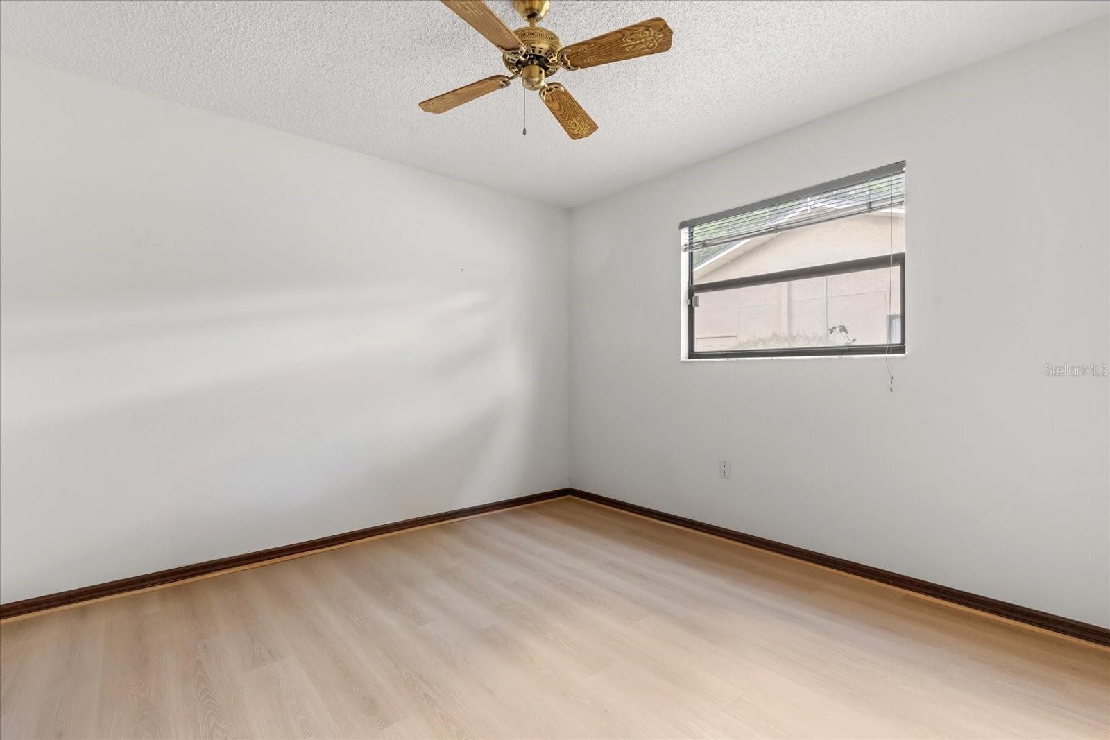 Image 14 of 26 For 2483 Islander Court