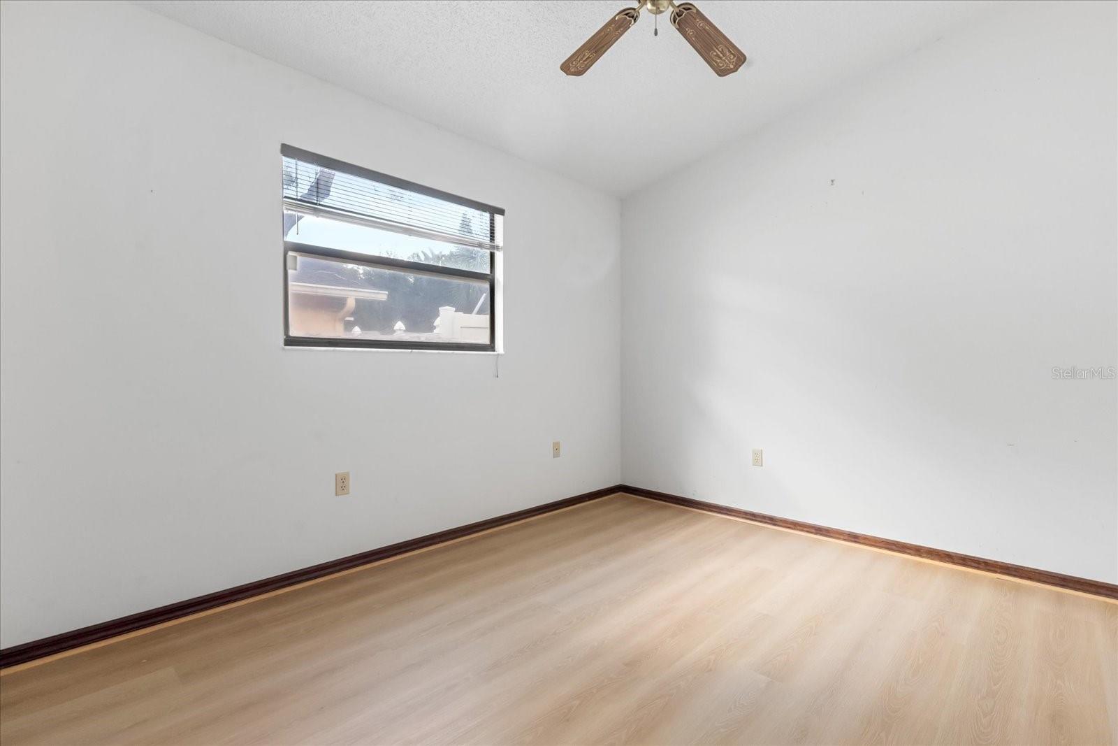 Image 16 of 26 For 2483 Islander Court