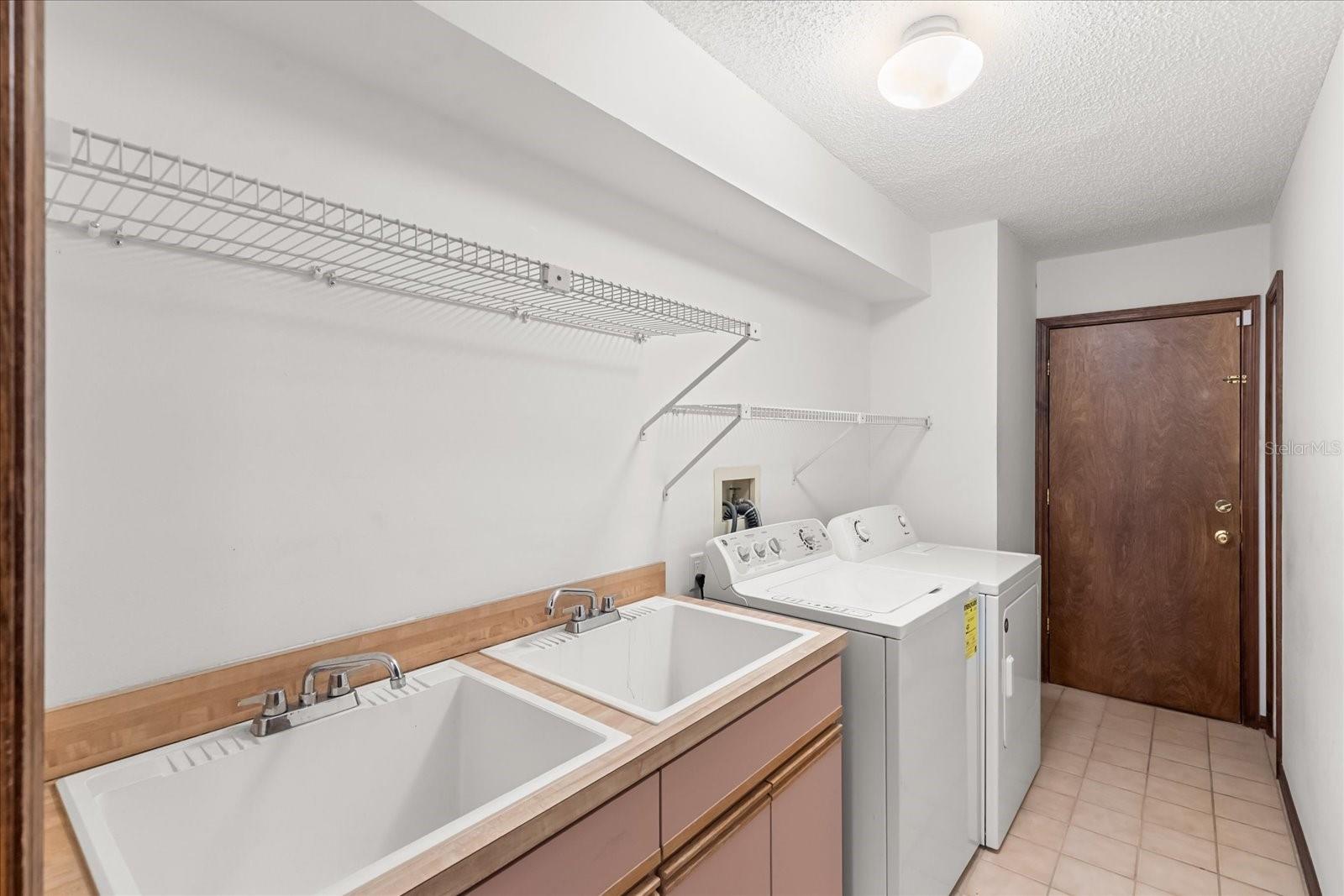 Image 18 of 26 For 2483 Islander Court