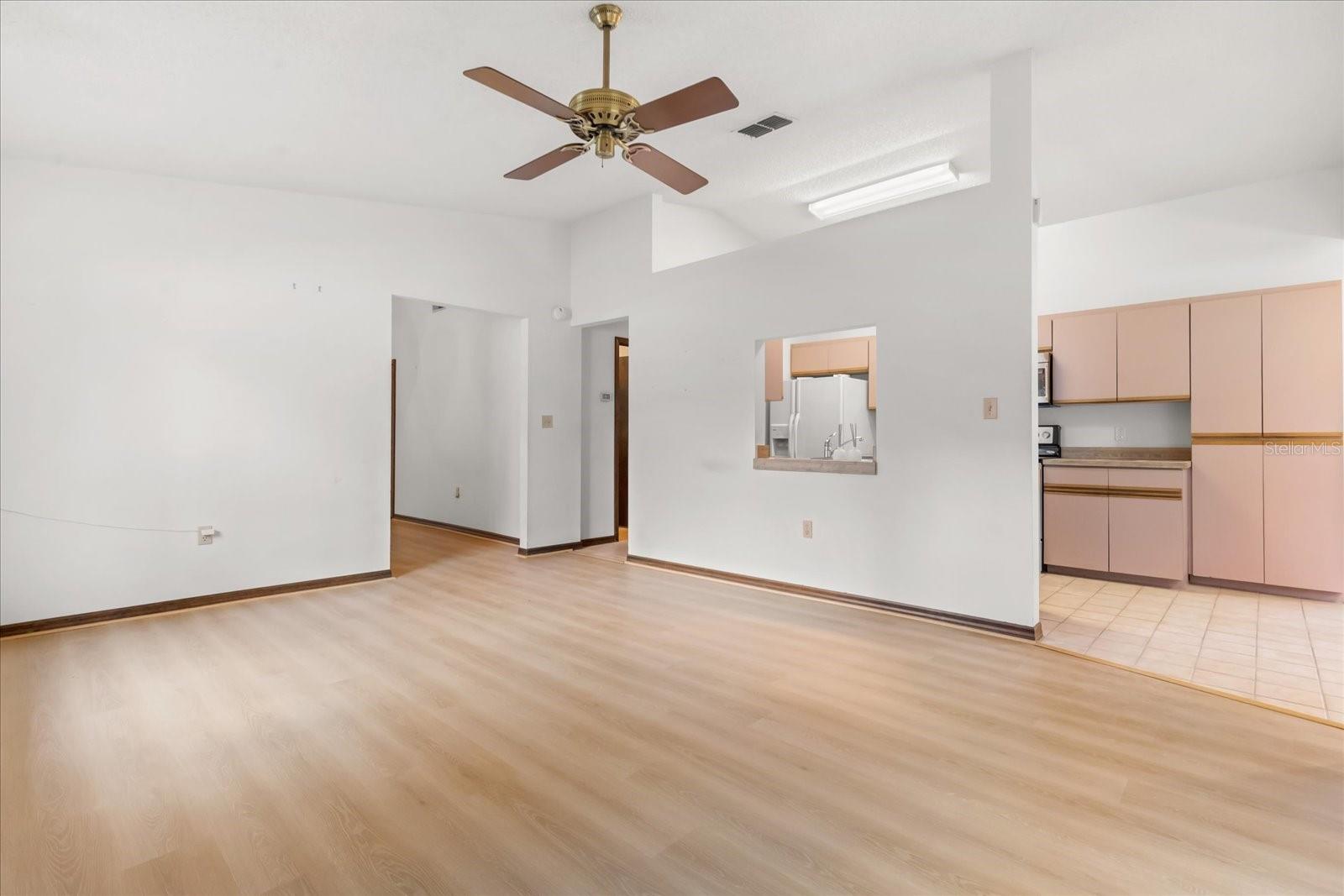 Image 4 of 26 For 2483 Islander Court